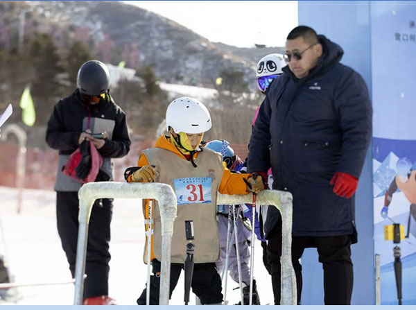 營(yíng)口市第一屆青少年高山滑雪、單板滑雪平行項(xiàng)目積分賽競(jìng)賽第二場(chǎng)比賽結(jié)束